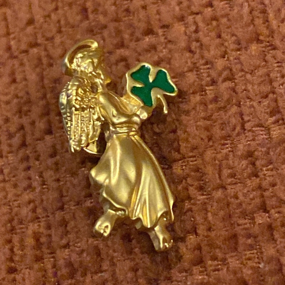 Vintage Avon Gold Tone Angel Brooch with Green Shamrock Accent